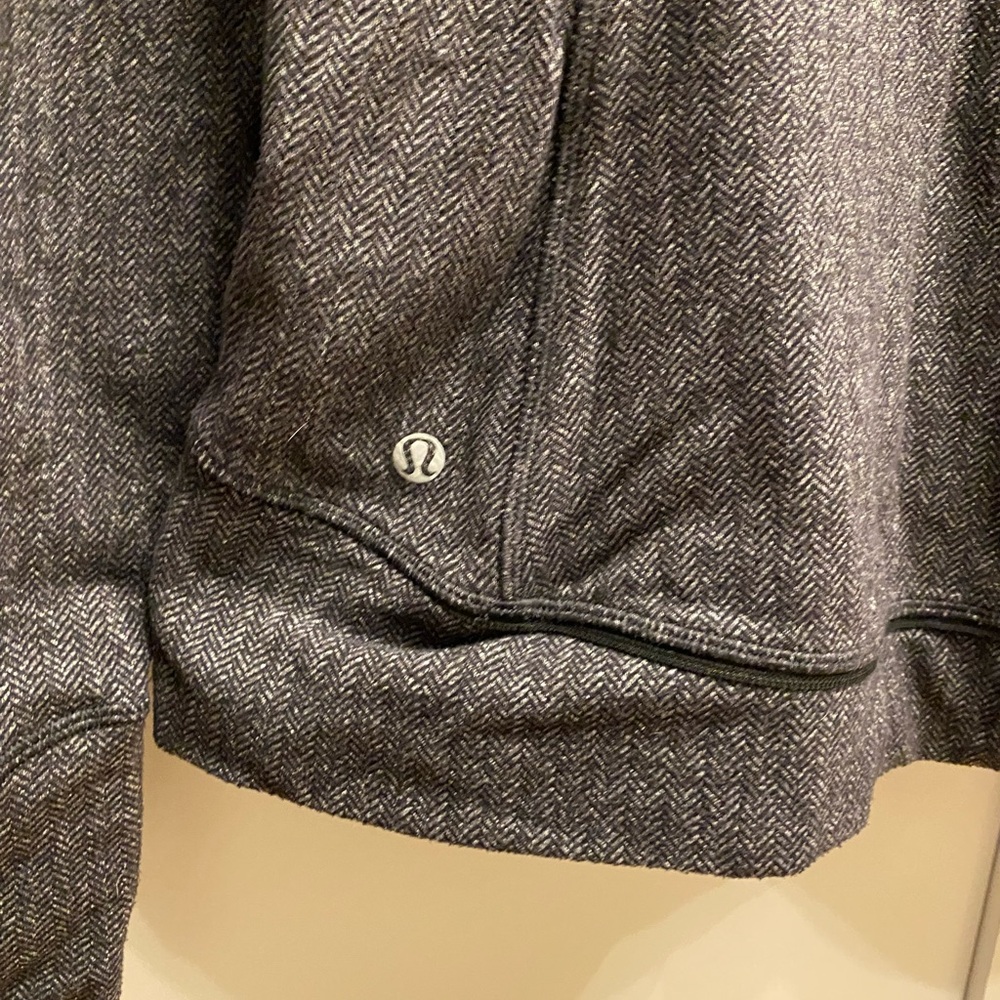 Lululemon Pullover - Picture 4 of 5